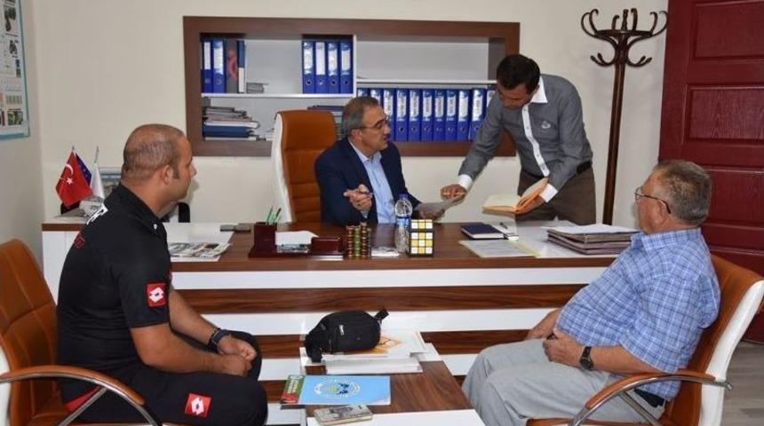 Alaşehir’de Vatandaşlar Başkanla Birebir Görüşüyor