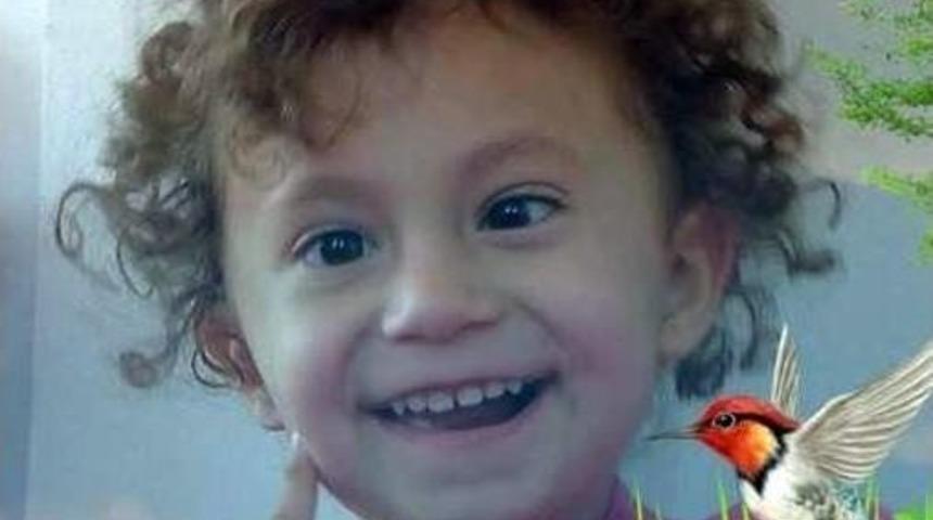 Aniden Yola &Ccedil;ıkan K&uuml;&ccedil;&uuml;k &Ccedil;ocuğa Kamyon &Ccedil;arptı