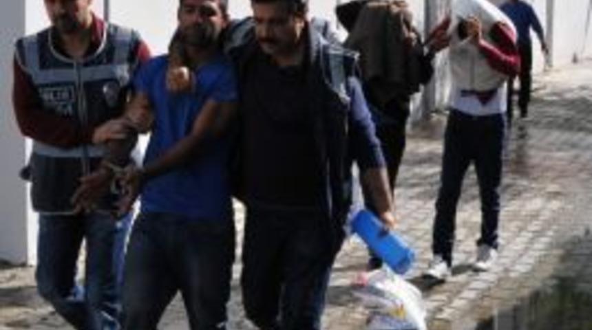 Alanya&rsquo;ya Uyuşturucu Taşıyan D&ouml;rt Kişi Yakalandı