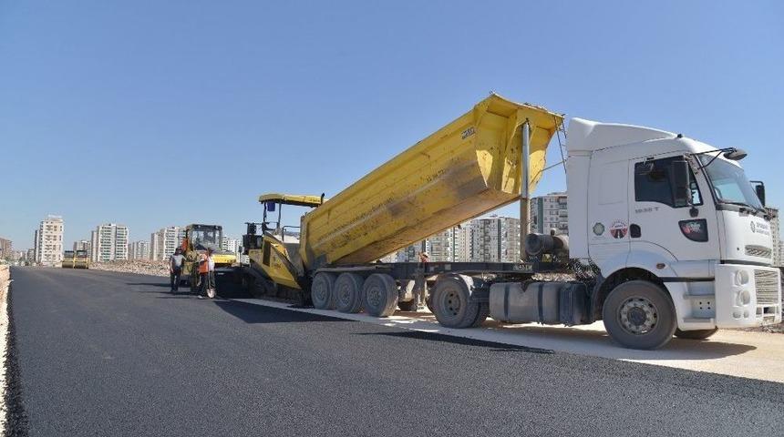 B&uuml;y&uuml;kşehir Belediyesi, Yolları Asfaltlamaya Devam Ediyor