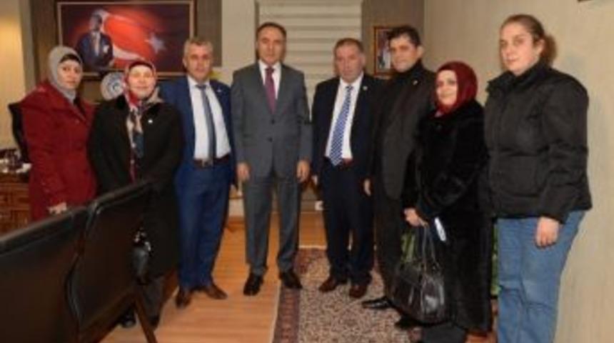 Ey&uuml;p Erzurumlular Derneğinden Vali Altıparmak&rsquo;a Ziyaret