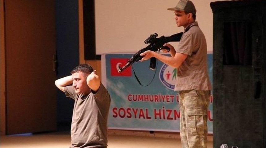 C&uuml;&rsquo;de &lsquo;sınır&rsquo; İsimli Engelsiz Sanat Oyunu Sahnelendi