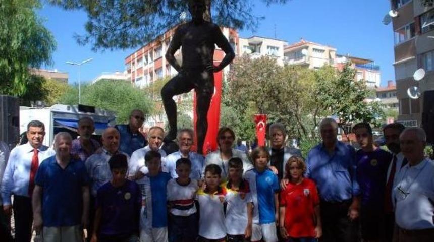 Metin Oktay İzmir'de Anıldı
