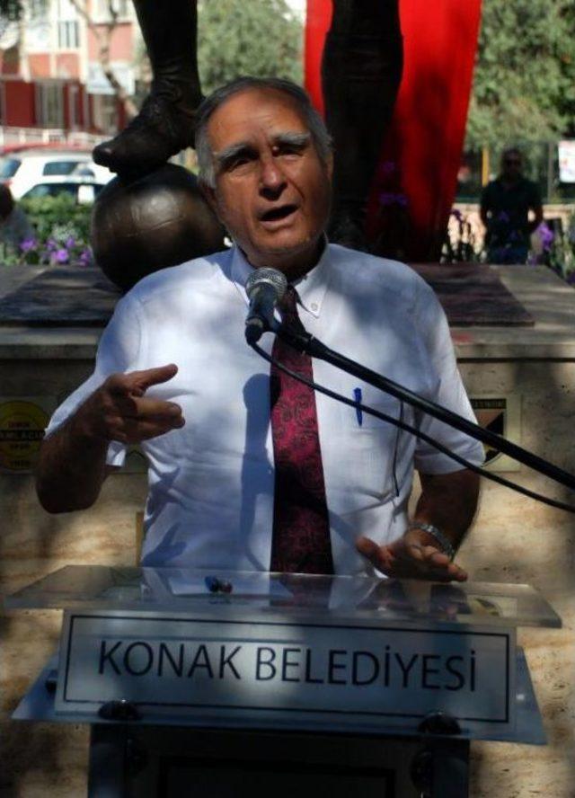 Metin Oktay İzmir'de Anıldı