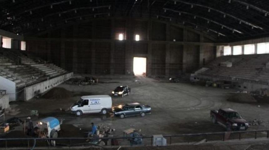 F&uuml;&rsquo;ye Doğu Ve G&uuml;neydoğu&rsquo;nun En B&uuml;y&uuml;k Spor Salonu