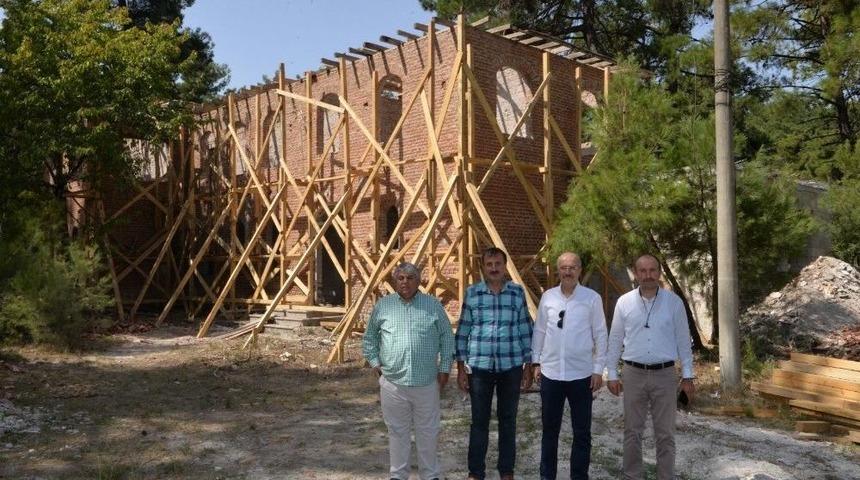 Tarihi Okul Restore Ediliyor