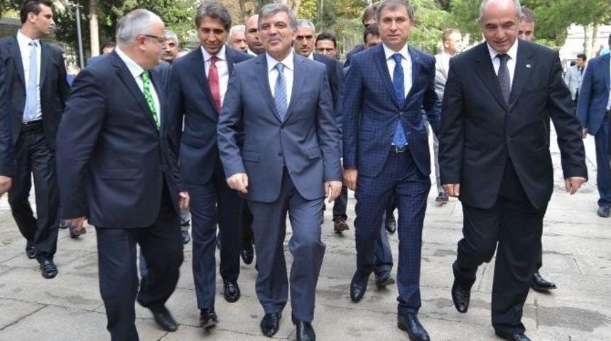 Abdullah G&uuml;l&rsquo;e Sultanahmet&rsquo;te Yoğun İlgi