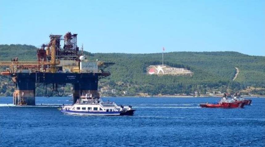Dev Platform &Ccedil;anakkale Boğazı'ndan Ge&ccedil;ti