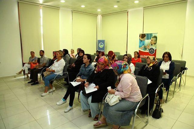 &rsquo;alzheimer Hastalığı Ve Bakımı&rsquo; Sağlık Eğitimleri D&uuml;zenlendi 1