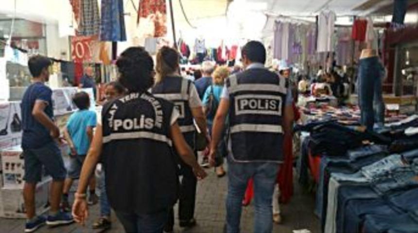 Polis, Pazarda Kuş U&ccedil;urtmuyor