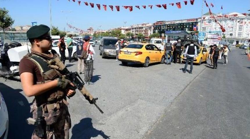 İstanbul'da Taksi Ve Minib&uuml;slere Denetim (2)