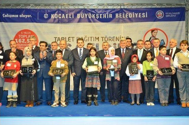 Kocaeli’nin Tüm Minikleri Artık Tablet Sahibi