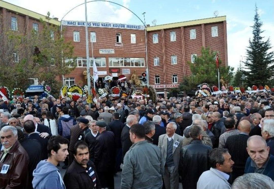 Vakıf Başkanı &Ccedil;etinkaya Toprağa Verildi