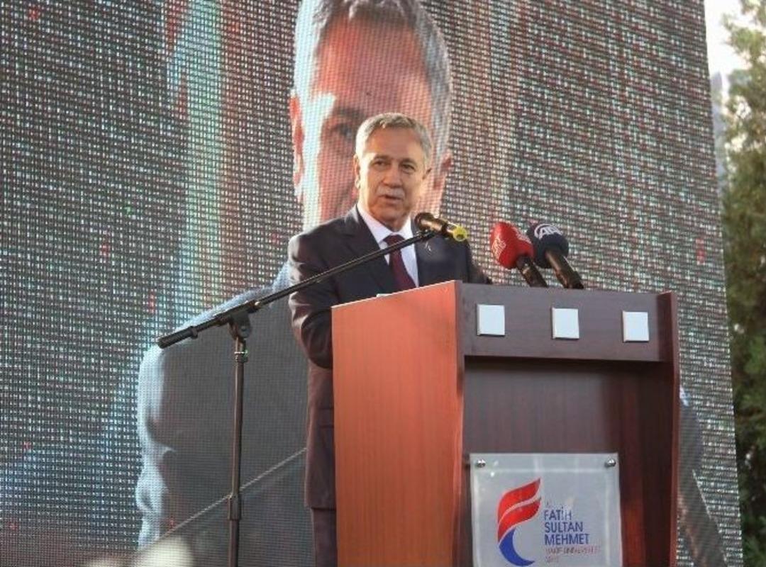 B&uuml;lent Arın&ccedil;: &ldquo;&uuml;niversiteye Tuvalet Penceresinden Giren Kızımın Yaka Pa&ccedil;a Atılışını Hatırladım&rdquo;