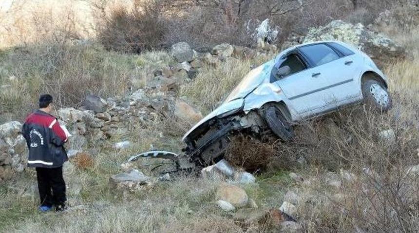 Kayseri&rsquo;De Otomobil Şarampole Yuvarlandı: 1 Yaralı