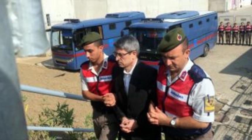 Stk'lar Donanma Davasını Izlemeye Geldi (2)