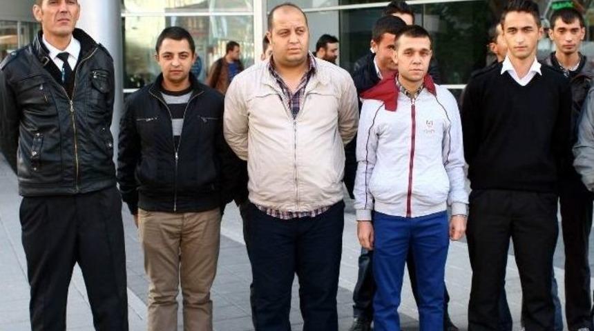 İşter &Ccedil;ıkartılan 50 G&uuml;venlik Personeli Tepkili