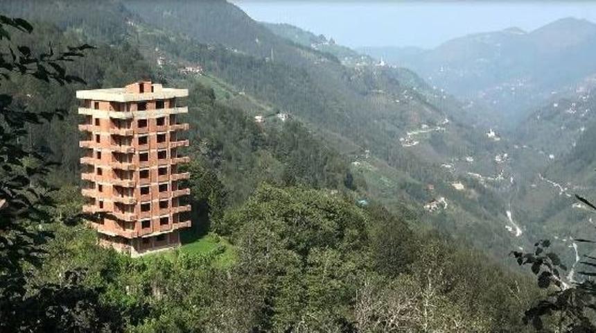 S&uuml;rmene'deki O Binanın Sahibi: Bize G&ouml;re Hoş Bir Binadır