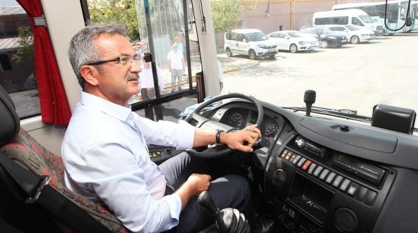 Gebze Belediyesi Yeni Ara&ccedil;larıyla Hizmete Devam Ediyor