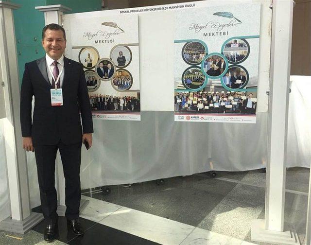 Cumhurbaşkanı Erdoğan&rsquo;dan Y&uuml;cel Yılmaz&rsquo;a &Ouml;d&uuml;l 1