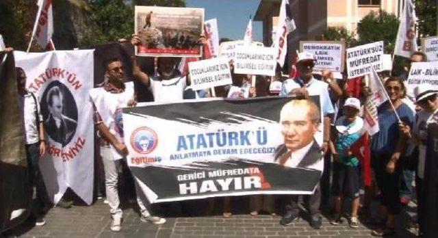 İl Milli Eğtim M&uuml;d&uuml;rl&uuml;ğ&uuml; &Ouml;n&uuml;nde "atat&uuml;rks&uuml;z Eğitim Istemiyoruz" Eylemi 1