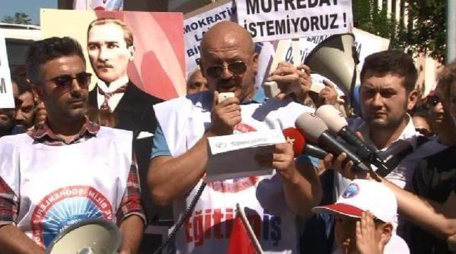 İl Milli Eğtim M&uuml;d&uuml;rl&uuml;ğ&uuml; &Ouml;n&uuml;nde "atat&uuml;rks&uuml;z Eğitim Istemiyoruz" Eylemi 2