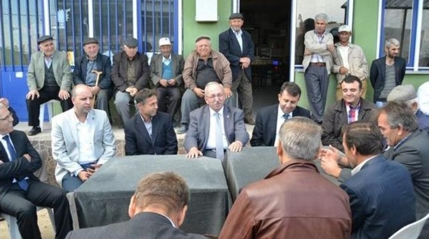 Tekirdağ B&uuml;y&uuml;kşehir Belediye Başkanı Albayrak, Askere Gidecekleri Yolcu Etti