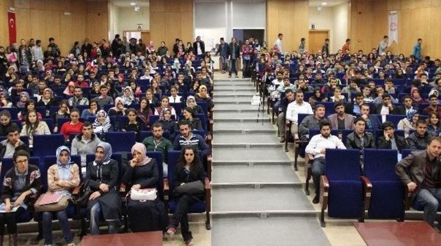 Mş&uuml;&rsquo;de Sanat Ve Edebiyat Konulu Konferans