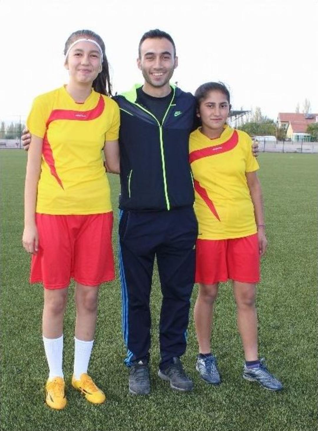 Milli Takım Kampına Kayseri&rsquo;den İki Bayan Futbolcu Gidecek