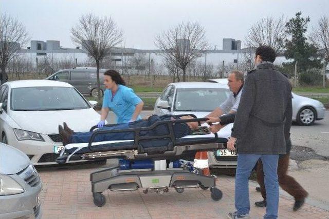 Tekirdağ’da Hastane Önünde Trafik Kazası: 2 Yaralı