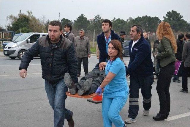 Tekirdağ’da Hastane Önünde Trafik Kazası: 2 Yaralı
