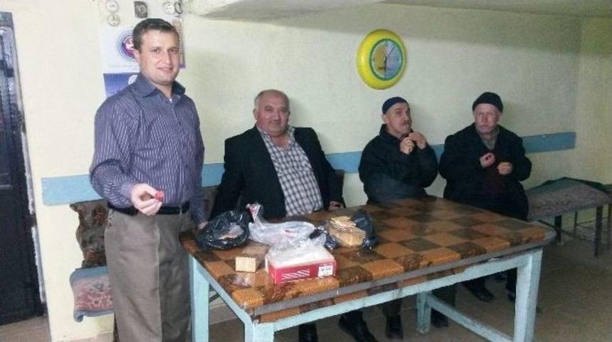 Camiye Gelmeyen Cemaate Lokum Ve Helva Cezası