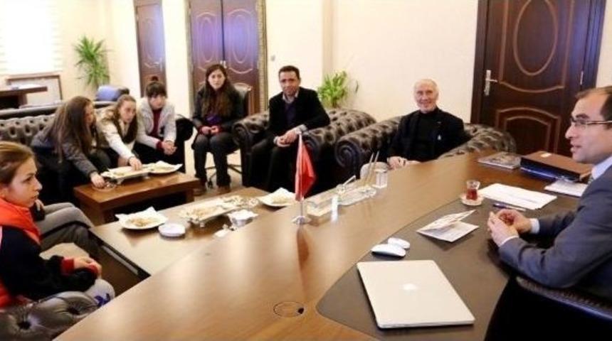 Kastamonu &Uuml;niversitesi &Ouml;ğrencileri Kaymakam Ayca&rsquo;yı Ziyaret Etti