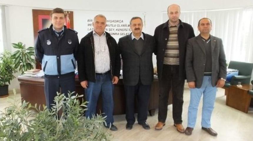 Burhaniye De &Ccedil;evreci Muhtarlar &Ouml;d&uuml;llendirildi