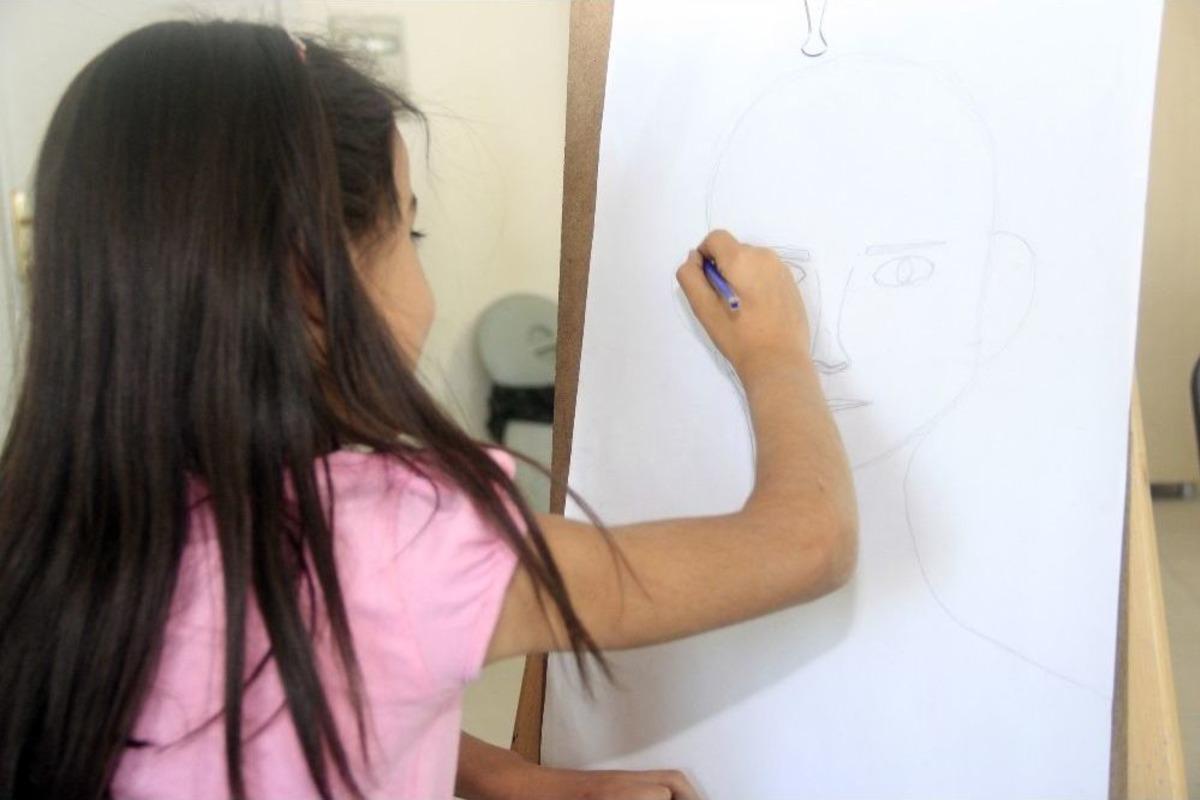 Van&rsquo;da Geleceğin Ressamları Yetiştiriliyor