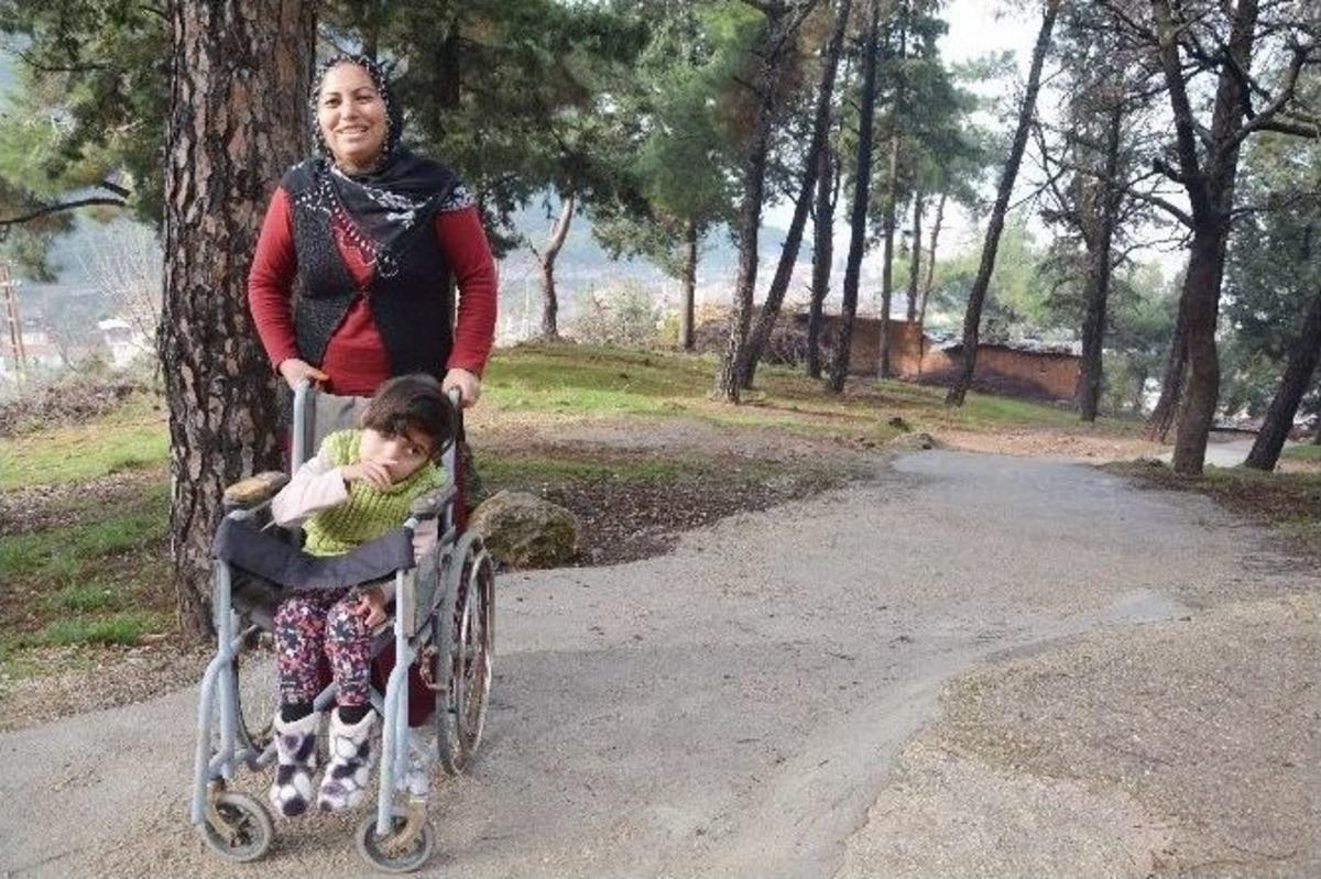 Yolu Engelli Meryem&rsquo;in Ayağına Getirdiler
