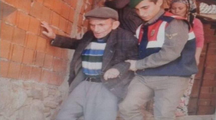 Jandarmadan Uludağ&rsquo;da Yaşlı &Ccedil;ifte M&uuml;thiş Yardım Eli