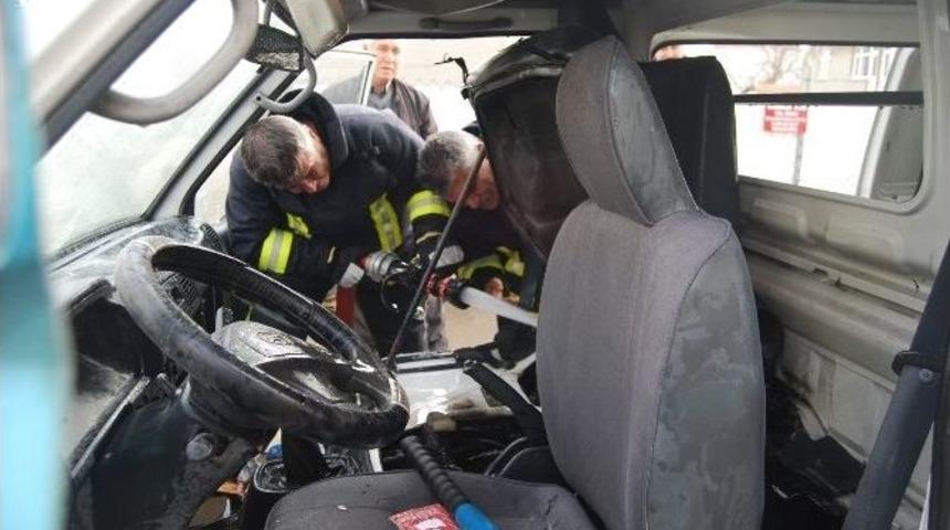 Park Halindeki Midib&uuml;ste Yangın &Ccedil;ıktı