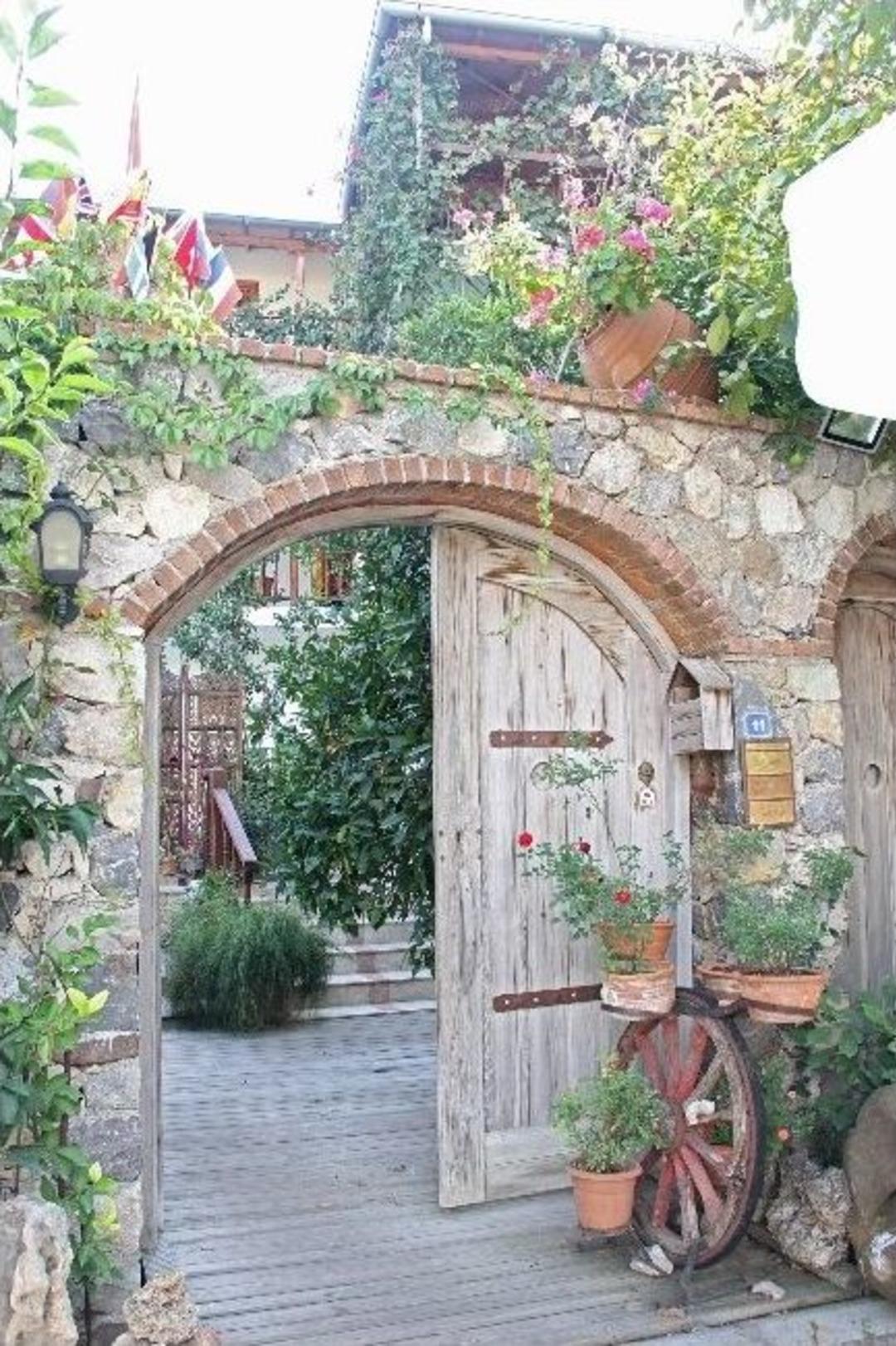 Emeklilikte Kurdukları Otelle "en Adil Fiyat" &Ouml;d&uuml;l&uuml; Kazandılar