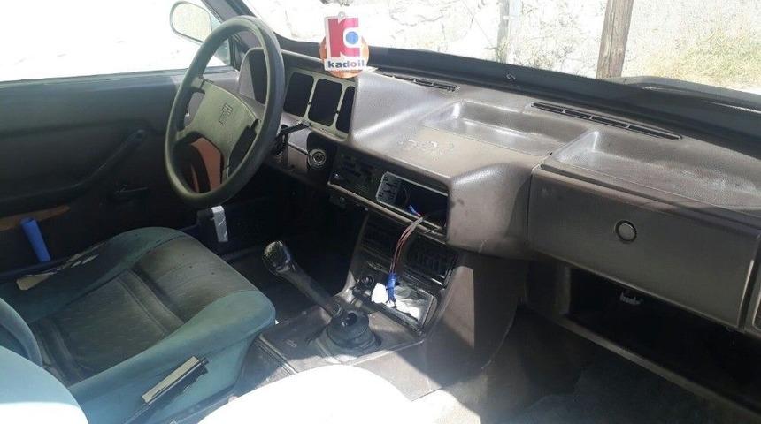 Park Halindeki Otomobilin Teybini &Ccedil;aldılar