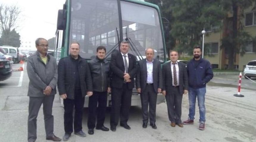 Yunusemre Belediyesi&rsquo;nden Manisaspor&rsquo;un Alt Yapısına Otob&uuml;s Desteği