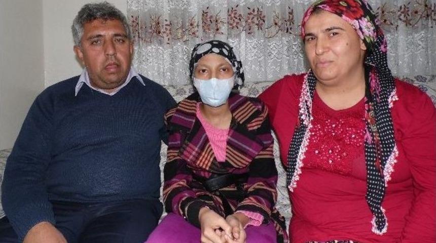 12 Yaşındaki Kanser Hastası &Ccedil;ocuk Yardım Bekliyor