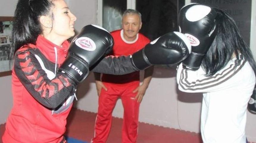 Milli Boksör Evini Kuran Kursuna Dönüştürdü