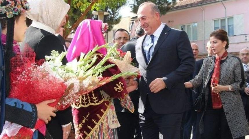 &Ccedil;avuşoğlu: &ldquo;pyd&rsquo;yi Meşru G&ouml;ren Zihniyetlerle Siyaset Yapıyoruz&rdquo;