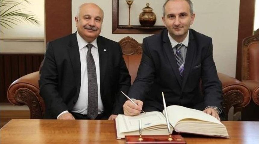 Husgi&ccedil; Ve &Ouml;merbasıc Adıyaman &Uuml;niversitesi&rsquo;ni Ziyaret Etti