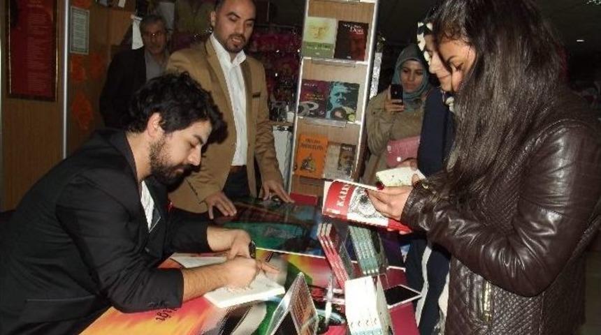 Yazar Kaan Murat Yanık İlgi G&ouml;rd&uuml;