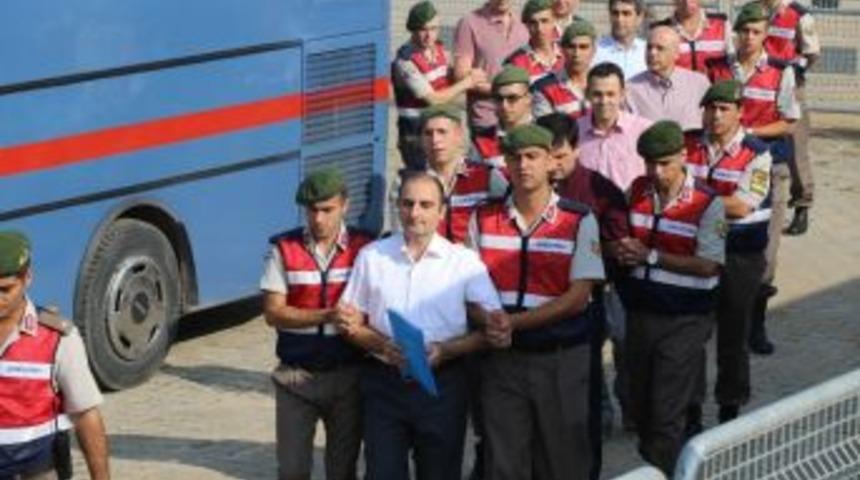 Fet&ouml;/pdy Davasında Yargılanan Sahil G&uuml;venlik Eski Komutanı T&uuml;mamiral Hakan &Uuml;stem: