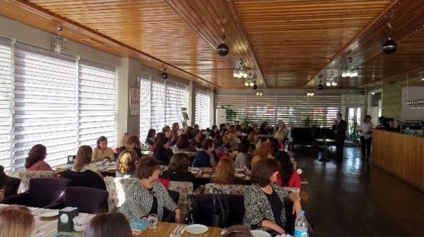 Sani Konukoğlu Vakfı&rsquo;na Eğitim Teşekk&uuml;r&uuml;