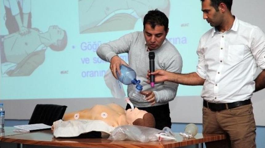 Ağrı&rsquo;da İlk Ve Acil Yardım Programı &Ouml;ğrencileri İle 112 &Ccedil;alışanlarına Temel Mod&uuml;l Eğitim Verildi