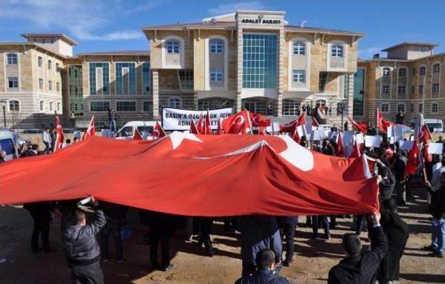 Uşak Adliyesi Önünde 14 Aralık Nöbeti 2